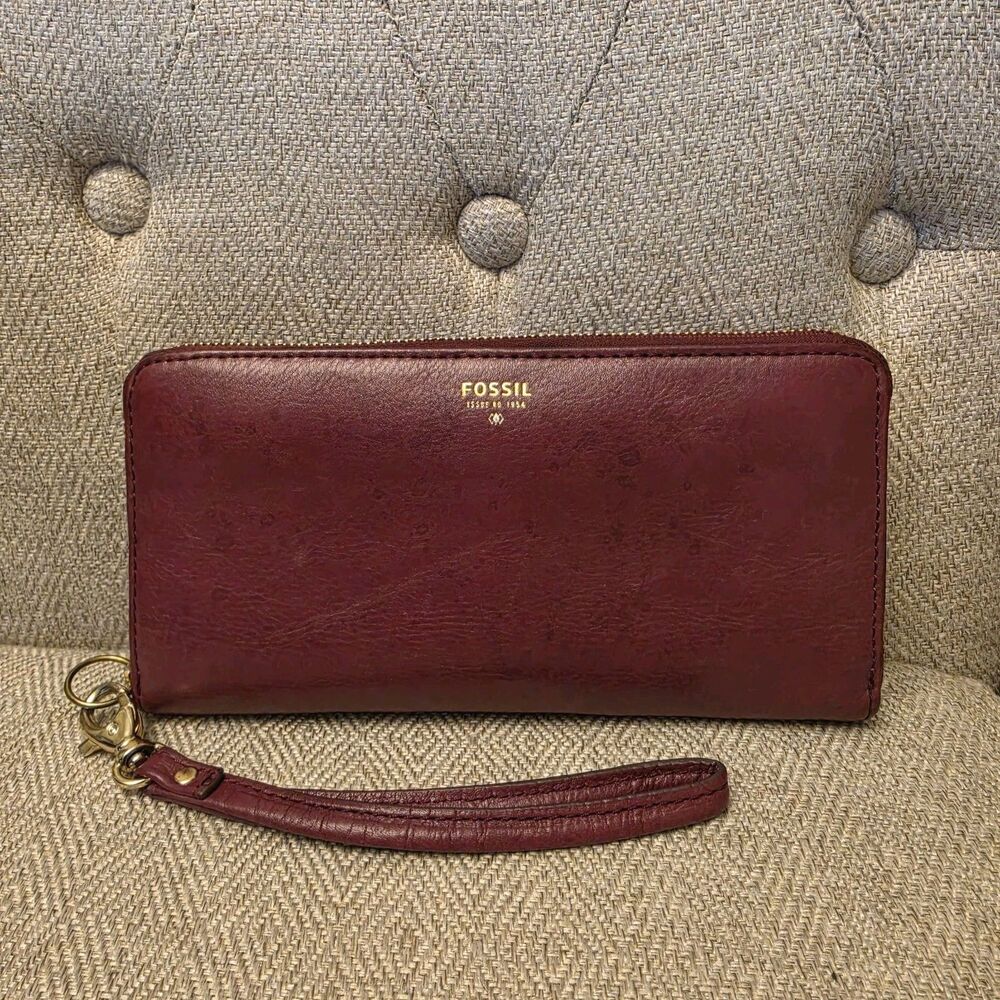FOSSIL Purple Leather Zip Around Wallet Wristlet Clutch Purse